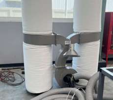 เครื่องดูด กรองฝุ่น กำจัดเศษวัสดุ DC222   2 แรงม้า Air Delivery 2,600 QM./hr.  2 Filters 2.0 ตรม. Flexible hose 4 incs X 2 ท่อดูด Heavy Duty